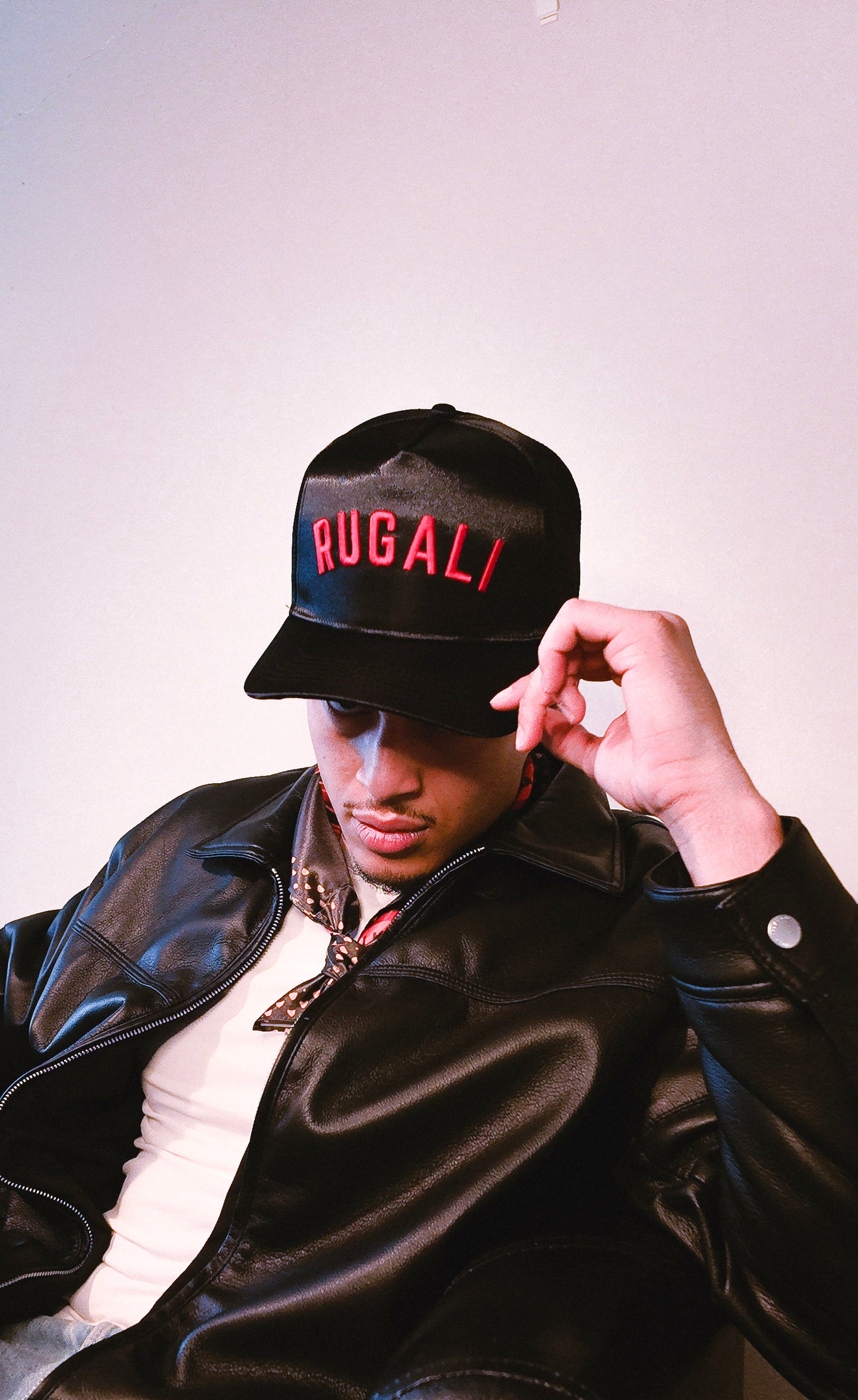 Rugali Snapback — Kanga 001 (Black/Satin)